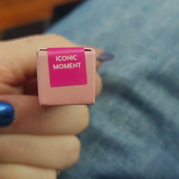 Colourpop blotted lip in iconic moment - Picture 4 of 4